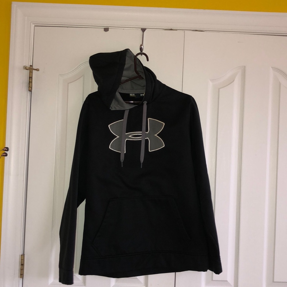 Black UA Sweatshirt